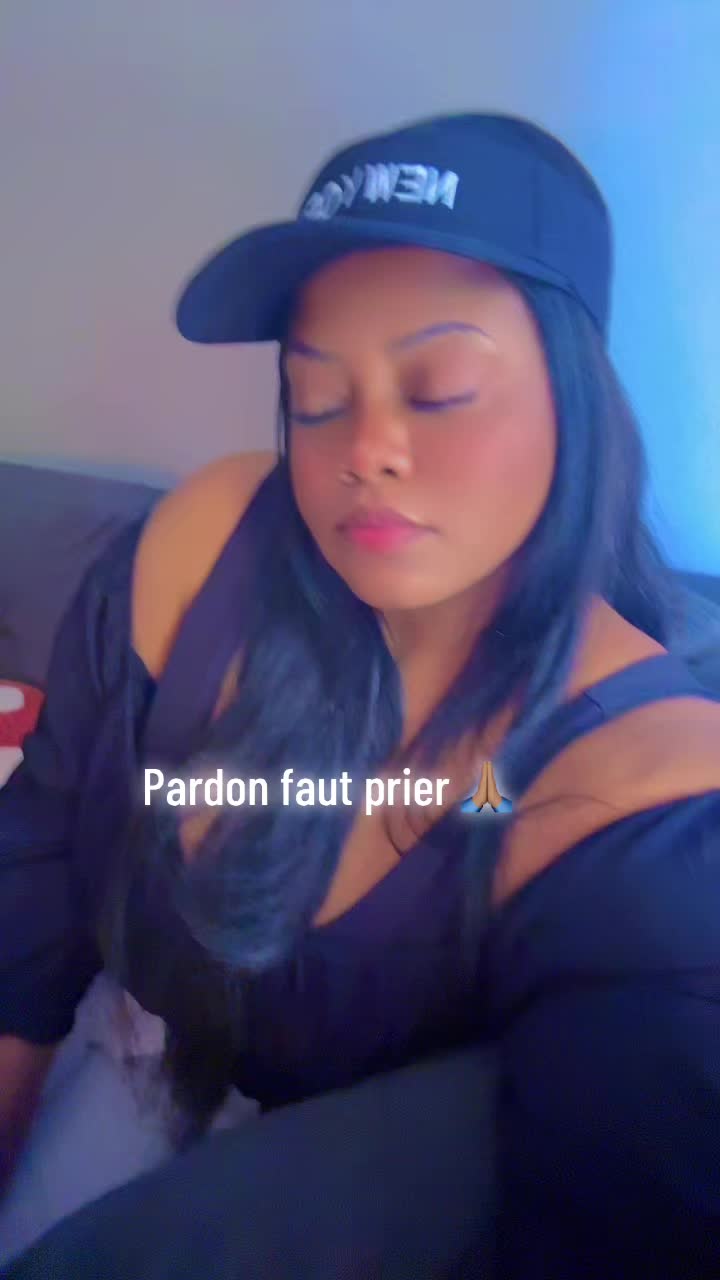 @Laura🇺🇸🇨🇲