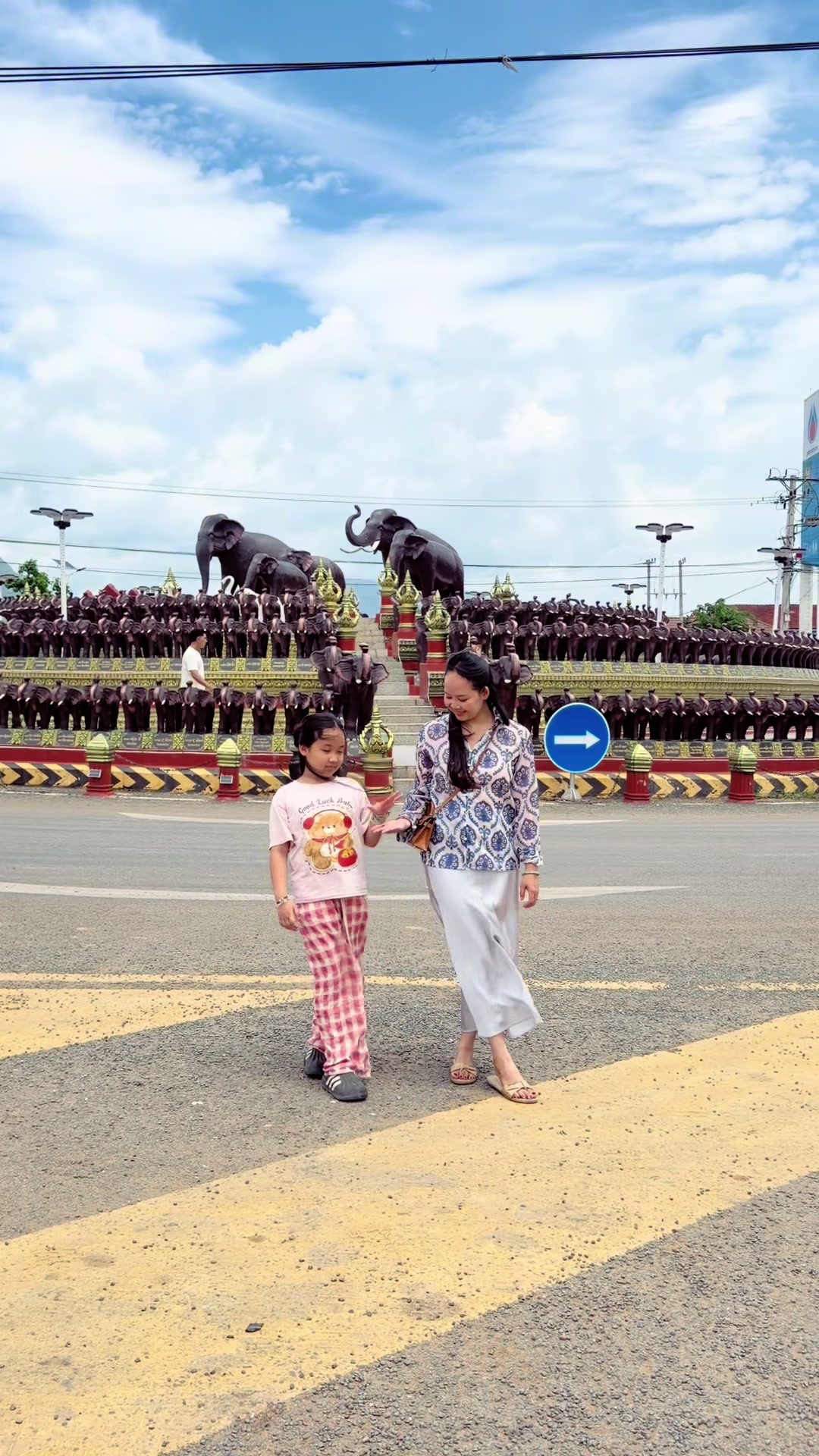 @Je Rath (បោះដុំ នឹងលក់រាយគ្រឿង
