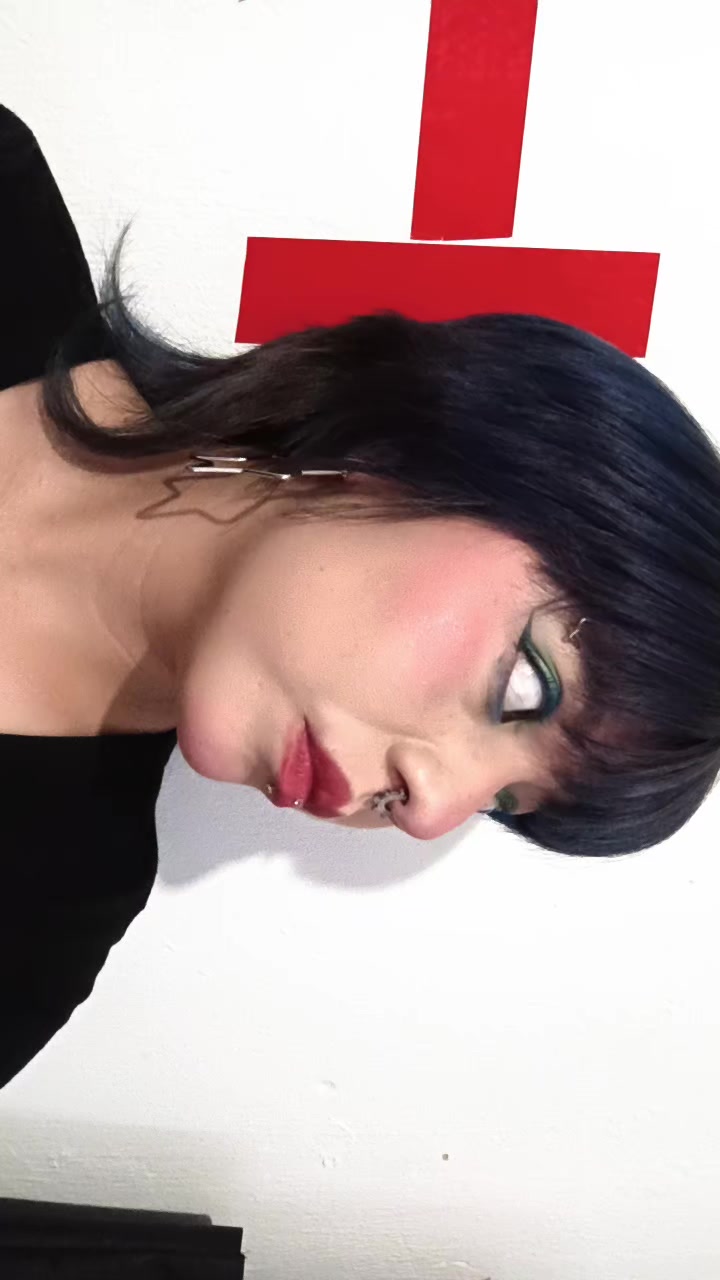 @Zo̷e >|< |-/