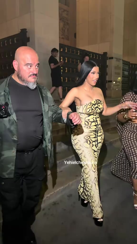 @FAN OF CARDI❣️👑💜