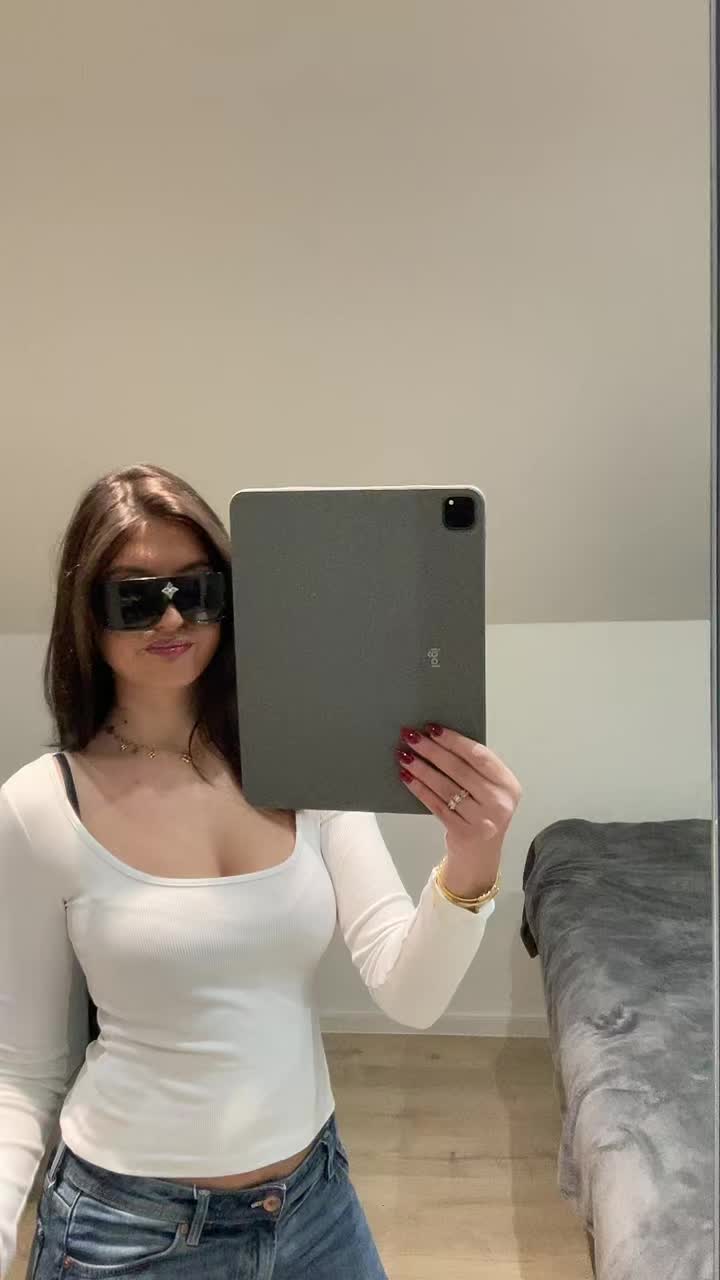 @𝐀𝐍𝐈𝐒𝐀