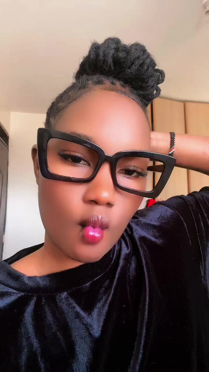 @Soniah_Empress👑