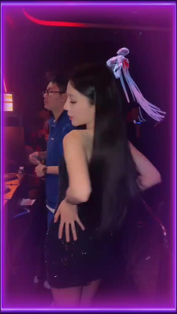 @𝕾𝖈𝖍𝖆𝖙𝖙𝖊𝖓 𝕯𝖗𝖆𝖈𝖍𝖊