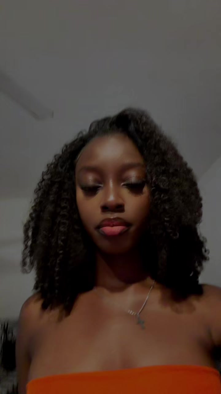@12💋