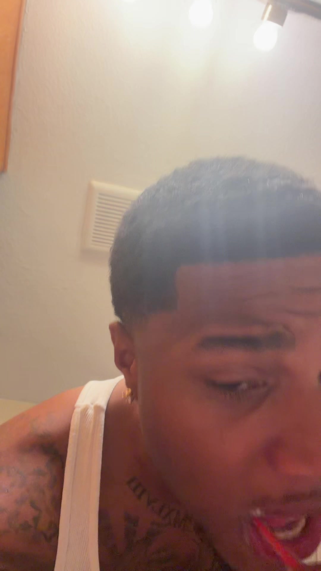 @_deewho