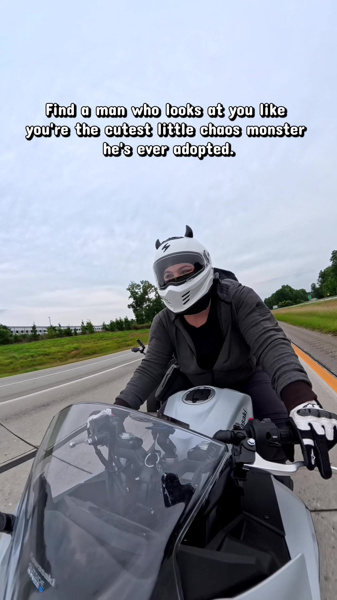 @MoonlitMoto