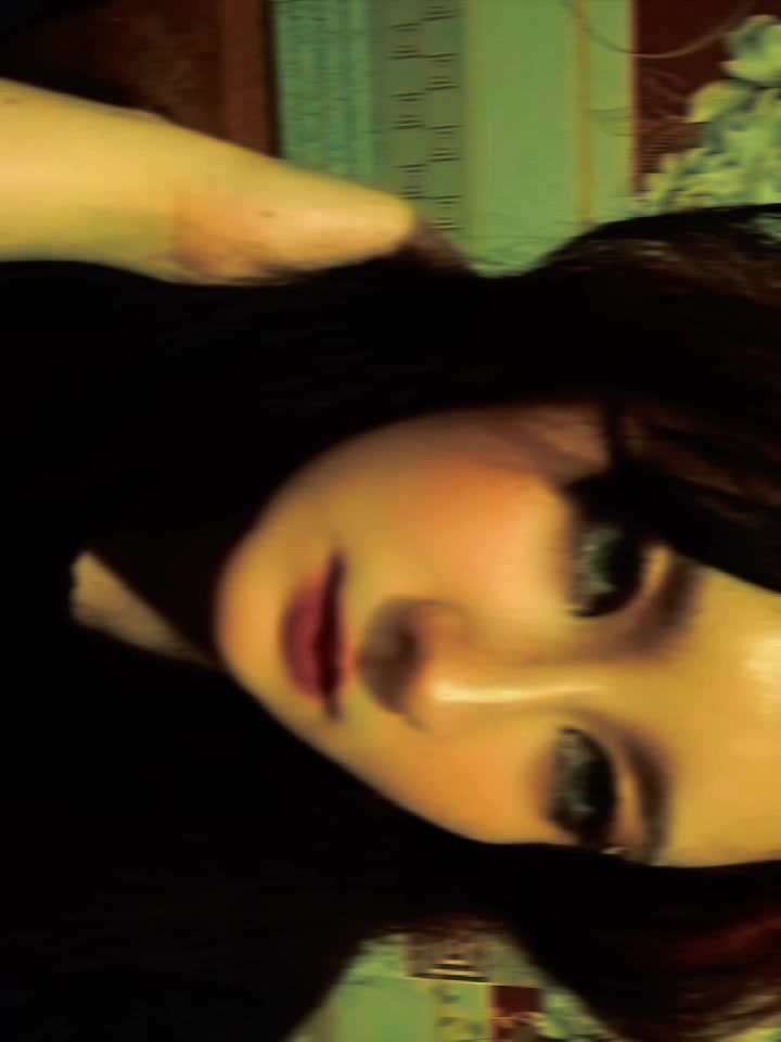 @anisoi