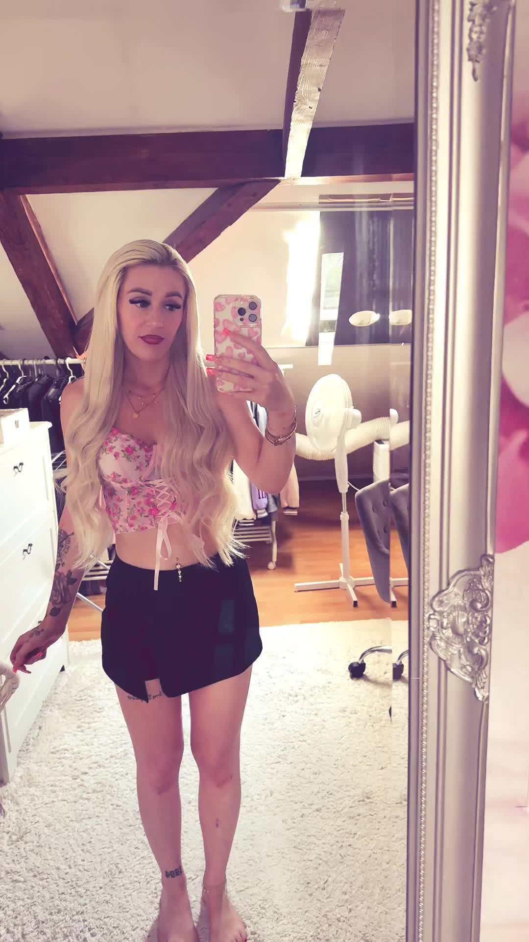 @J1na_J1na_Official_