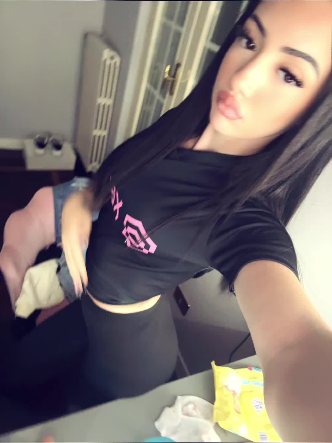 @lari📲