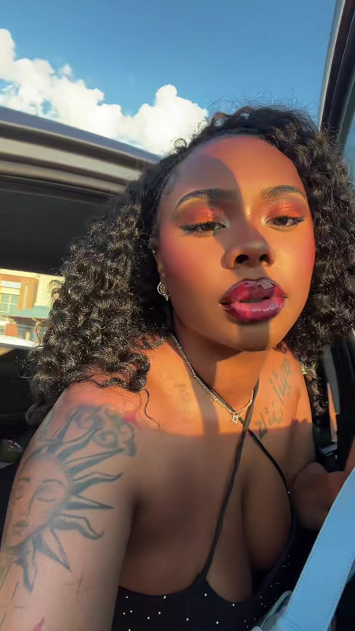 @Ammoni Khamille 🫧🌷🦋💕