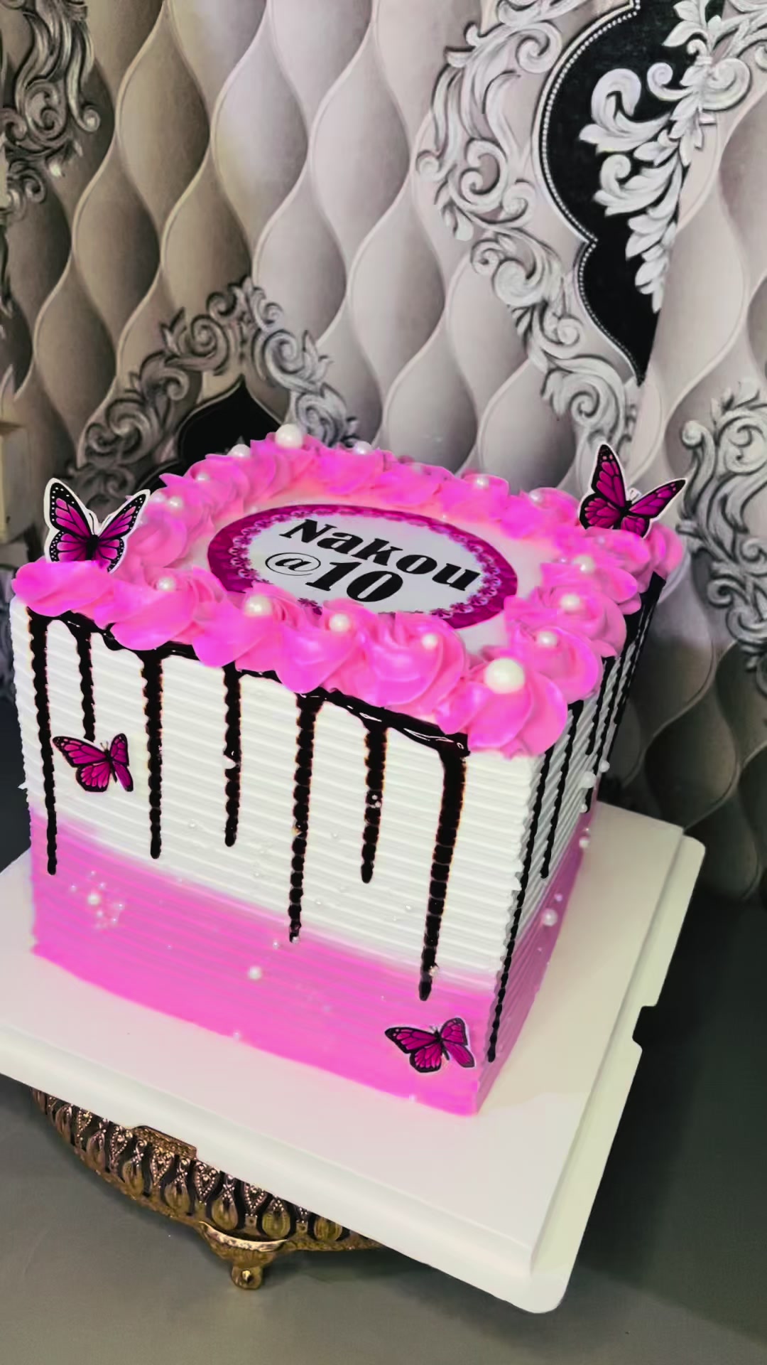 @BCakes and Pastries