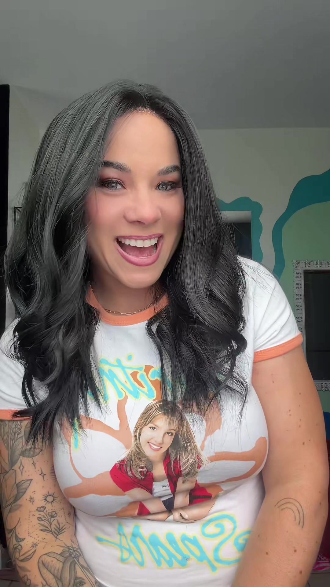 @Elizabeth Wears Wigs 🏳️🌈