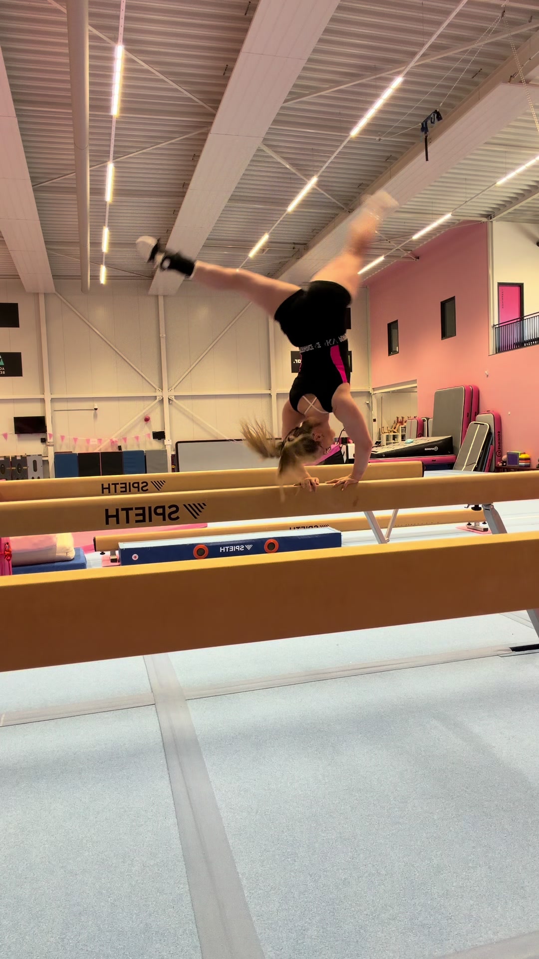 @Rachell 26K🤸♀️💖
