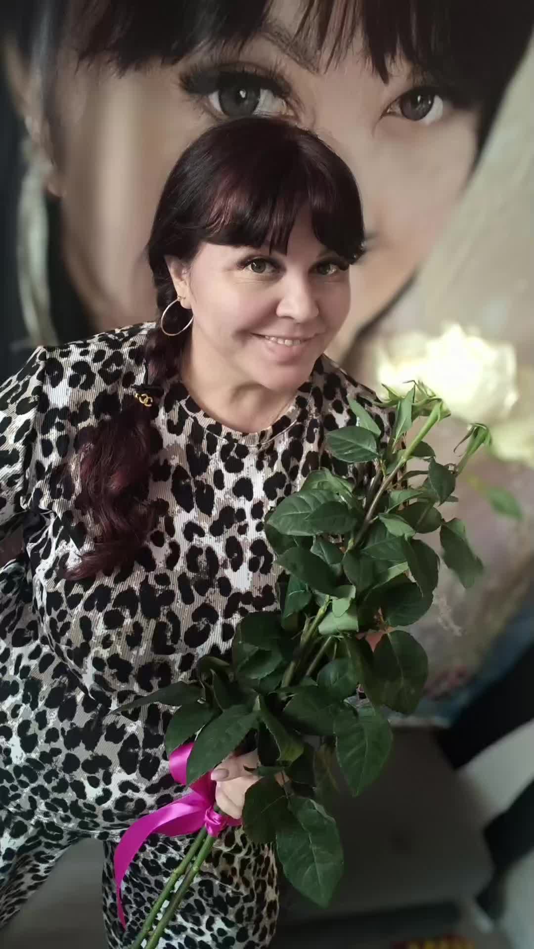 @Леночка🍓