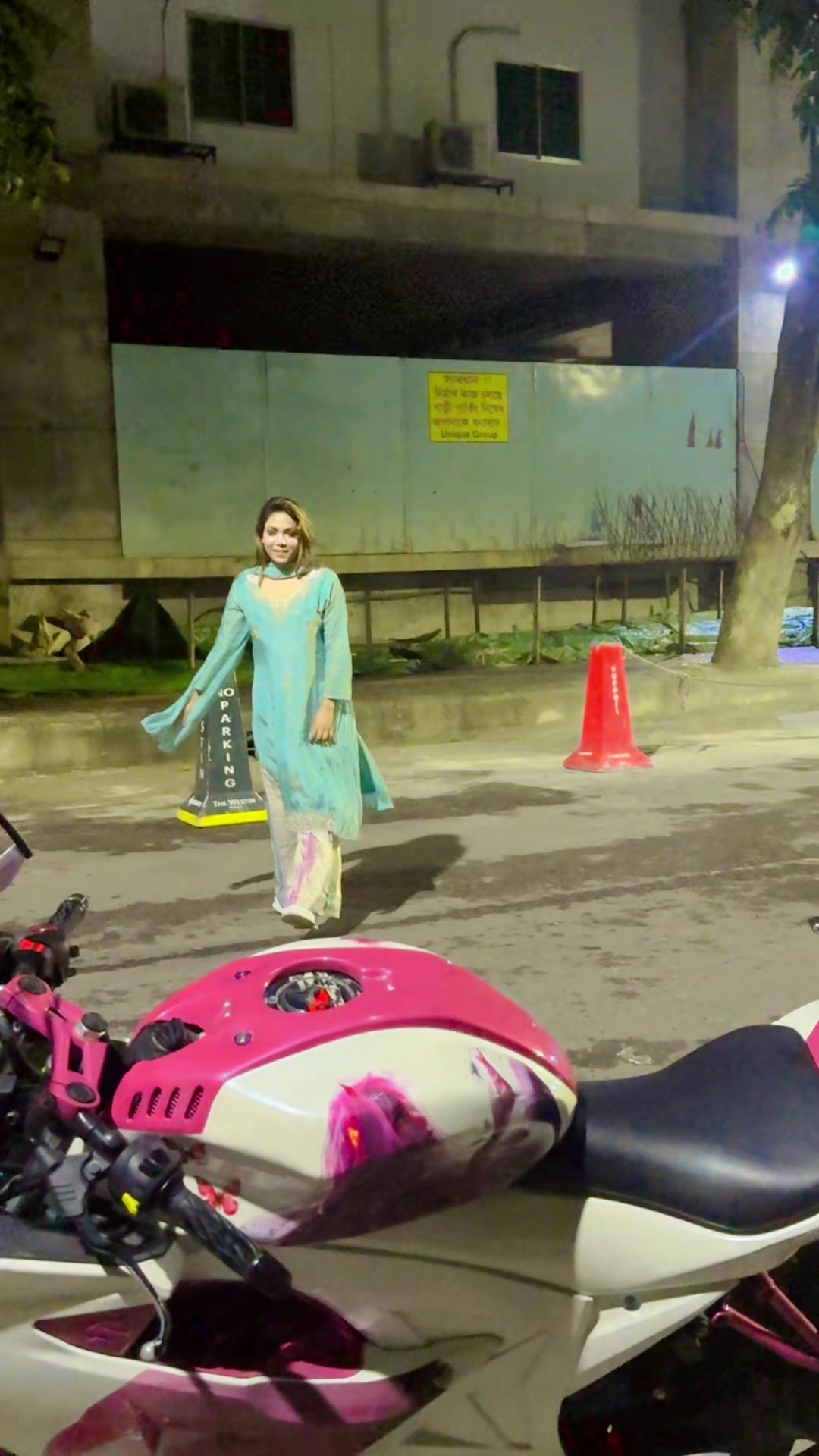 @Lady Biker Mahi