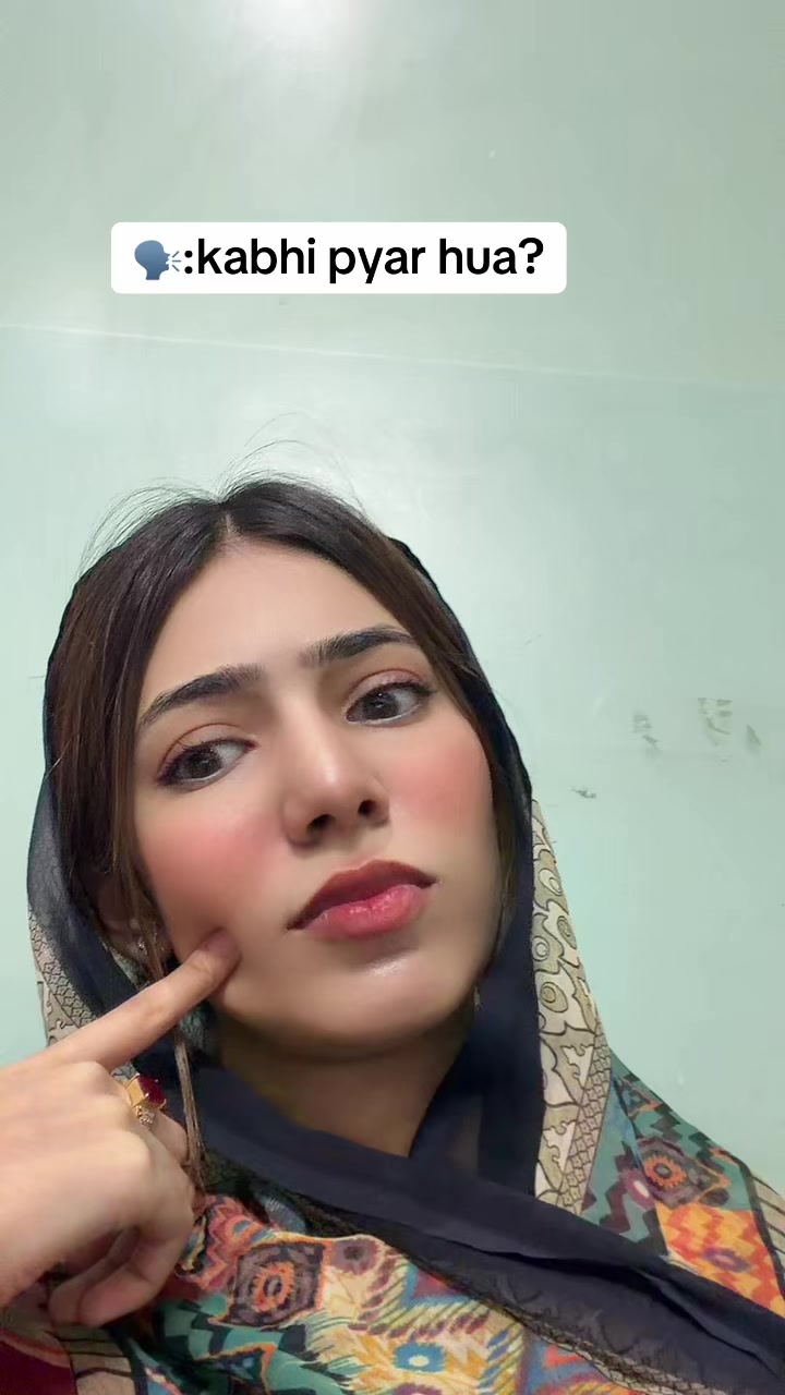 @Ayesha🖤