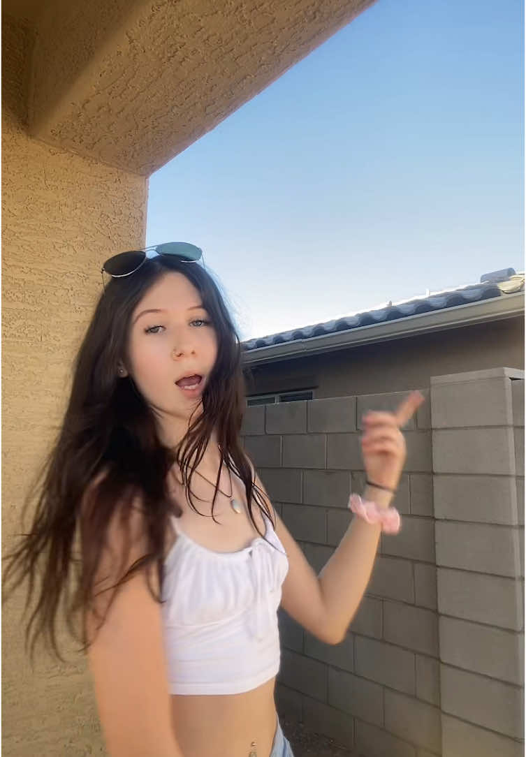 @Trapqueenlivss