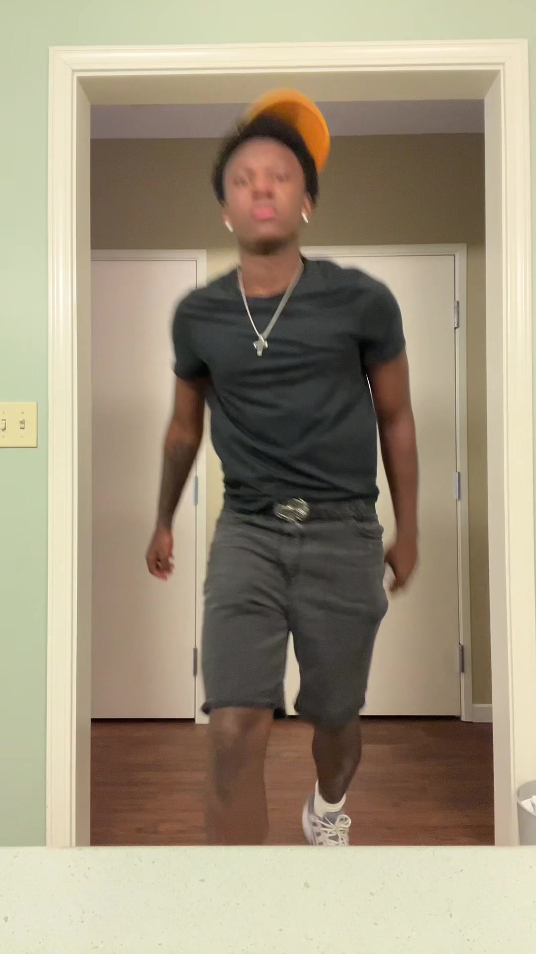 @useruno