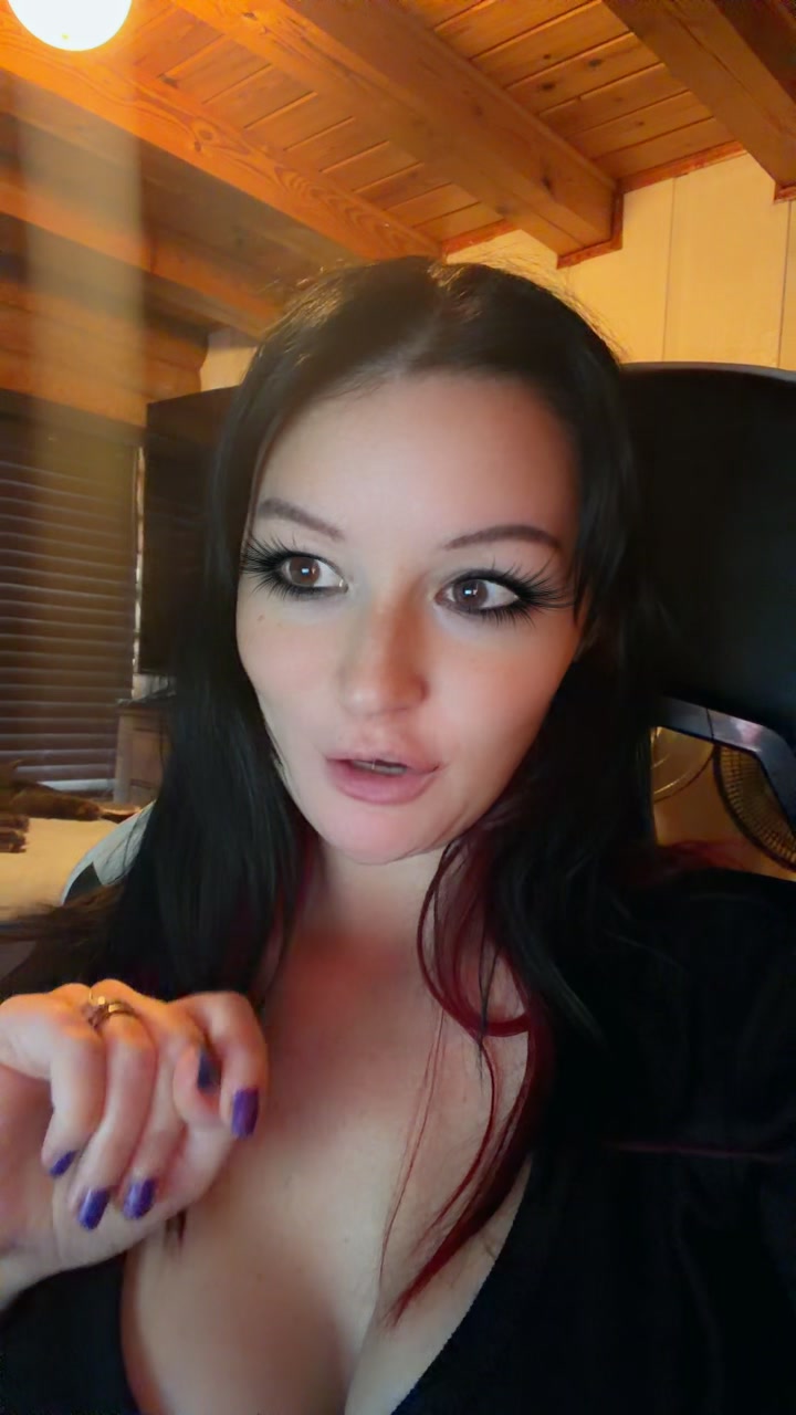 @baddiexoxo1995