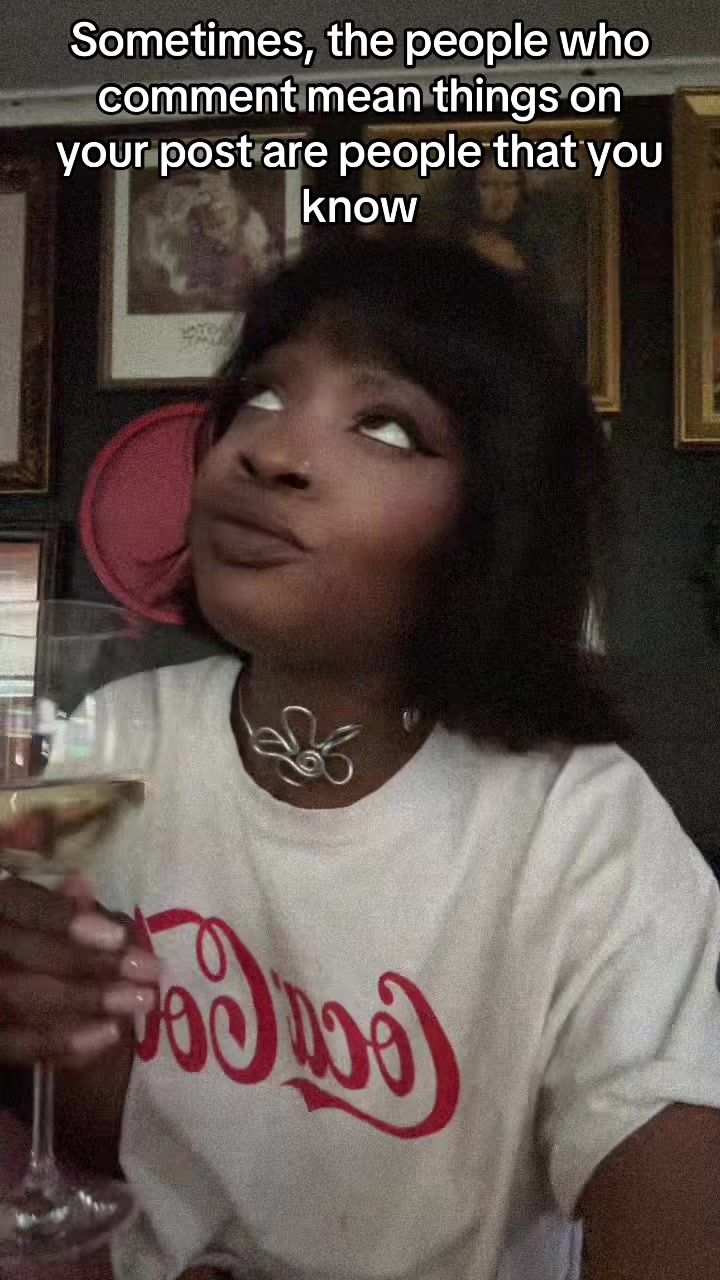 @Ugly Girl | Fashion Archivist
