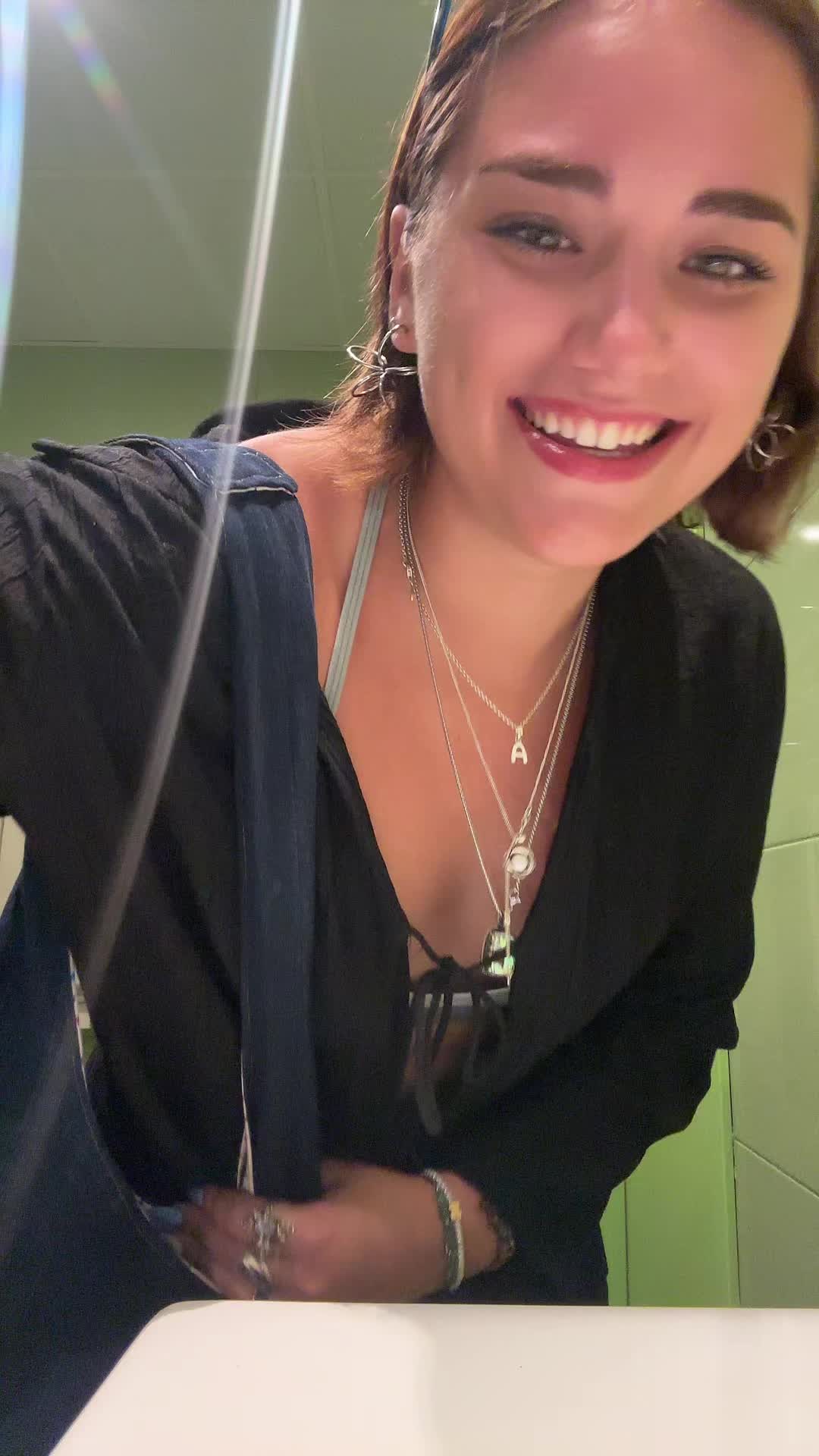 @Ana