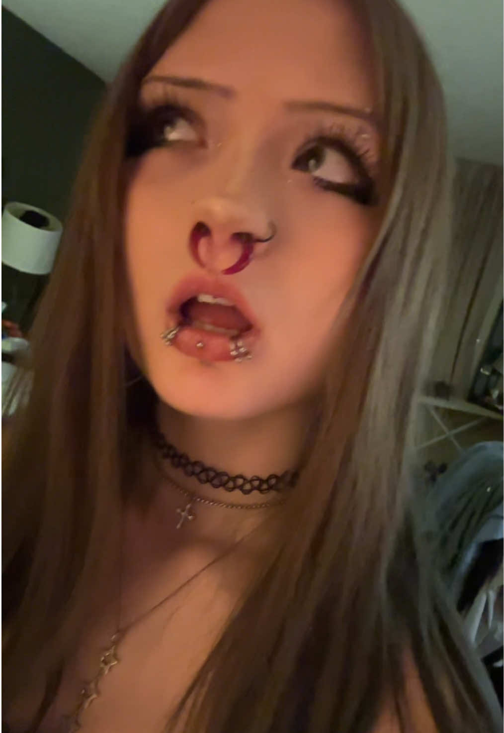 @bee >.<