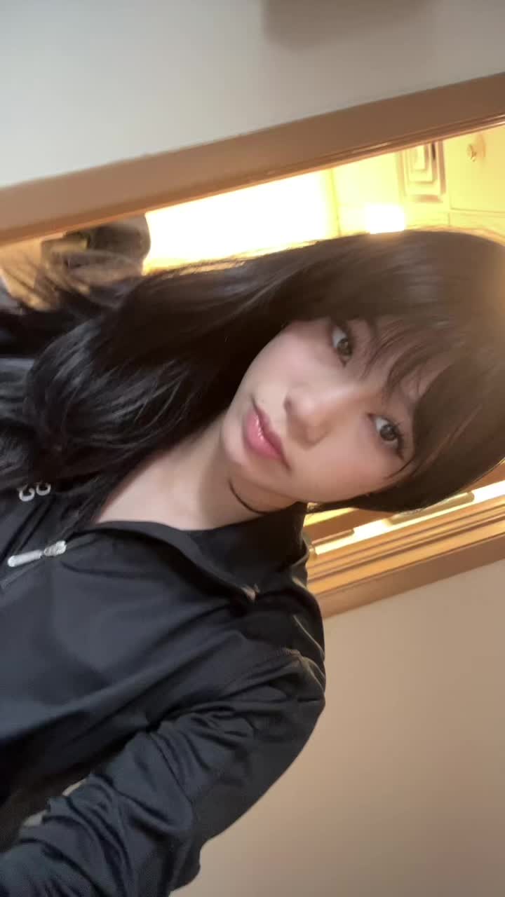 @:3