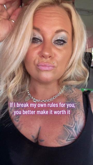 @HotMessMissRiss🩷