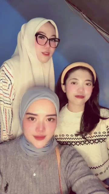 @🐰