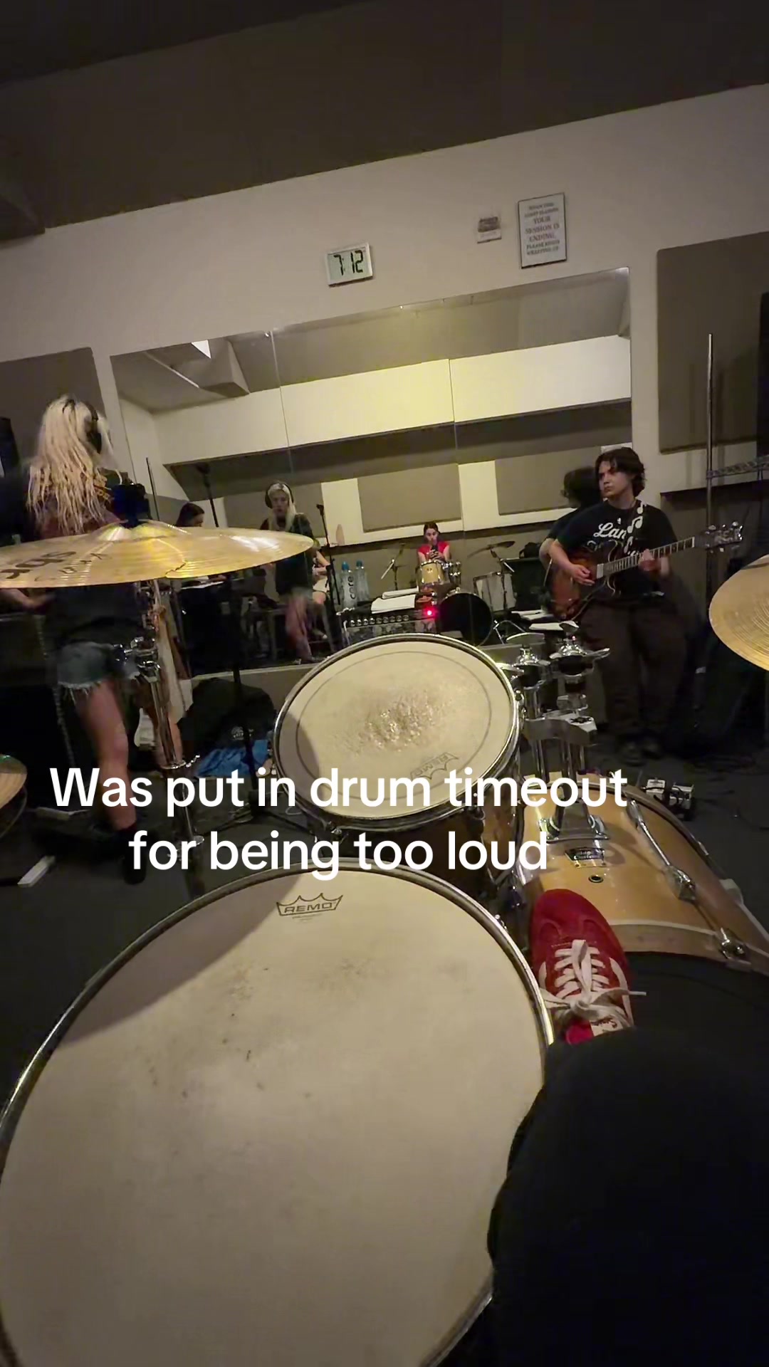 @Laura June🥁