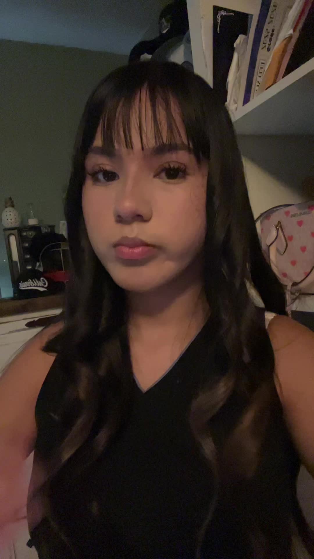 @•••