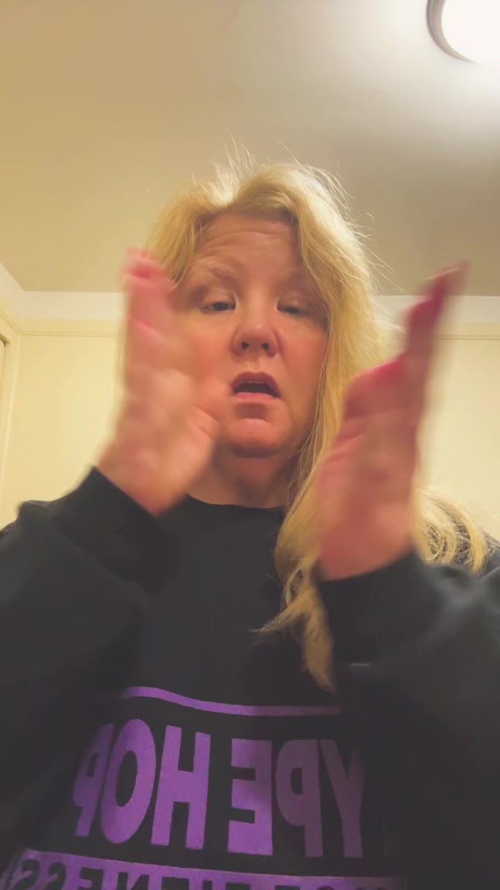 @Lexi Lou💕🪩🫶🌟☮️