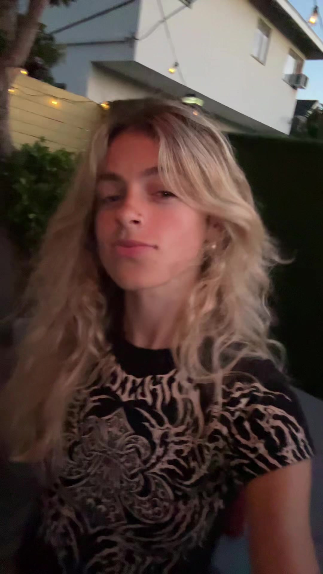 @Bella