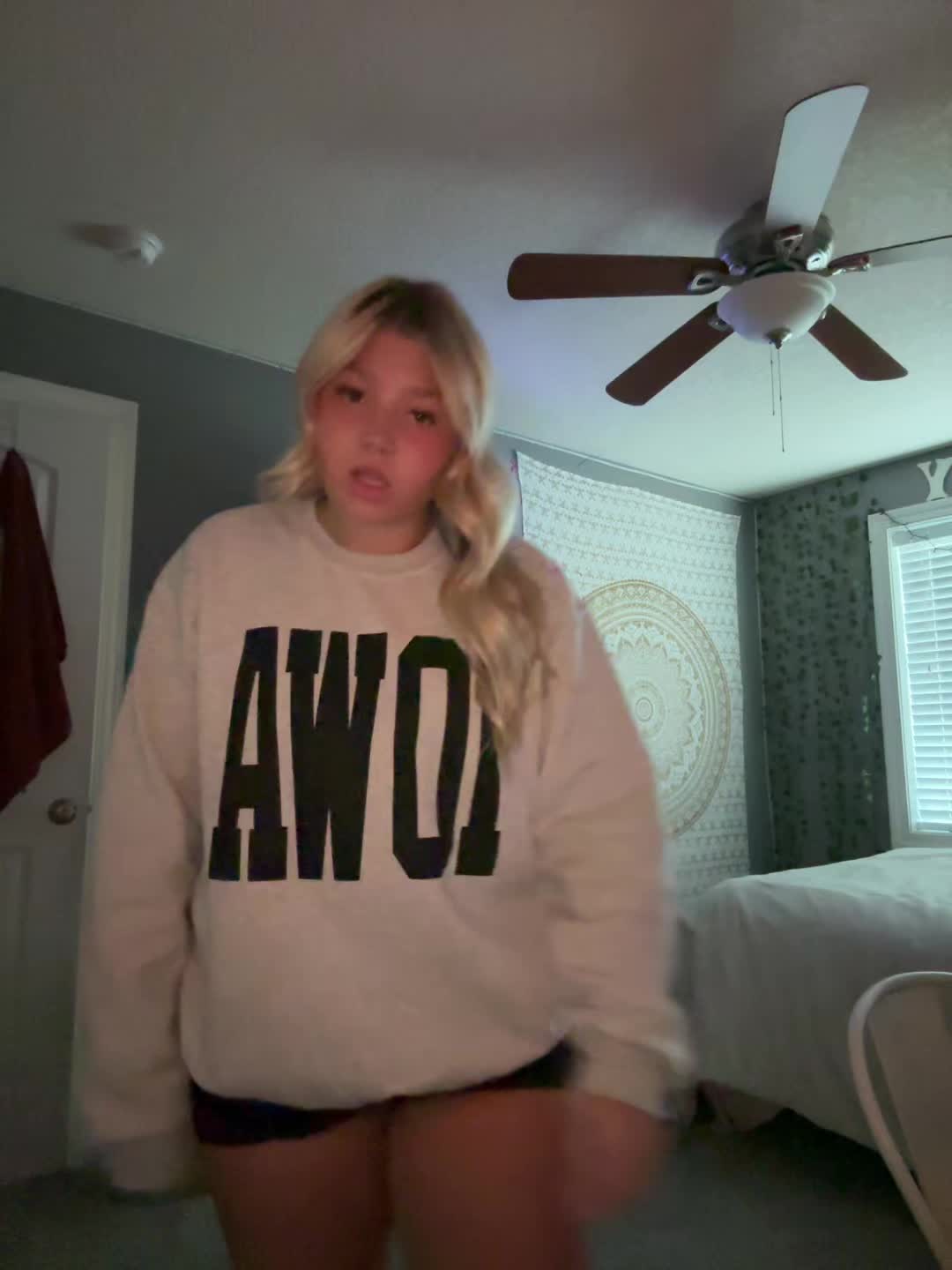 @??