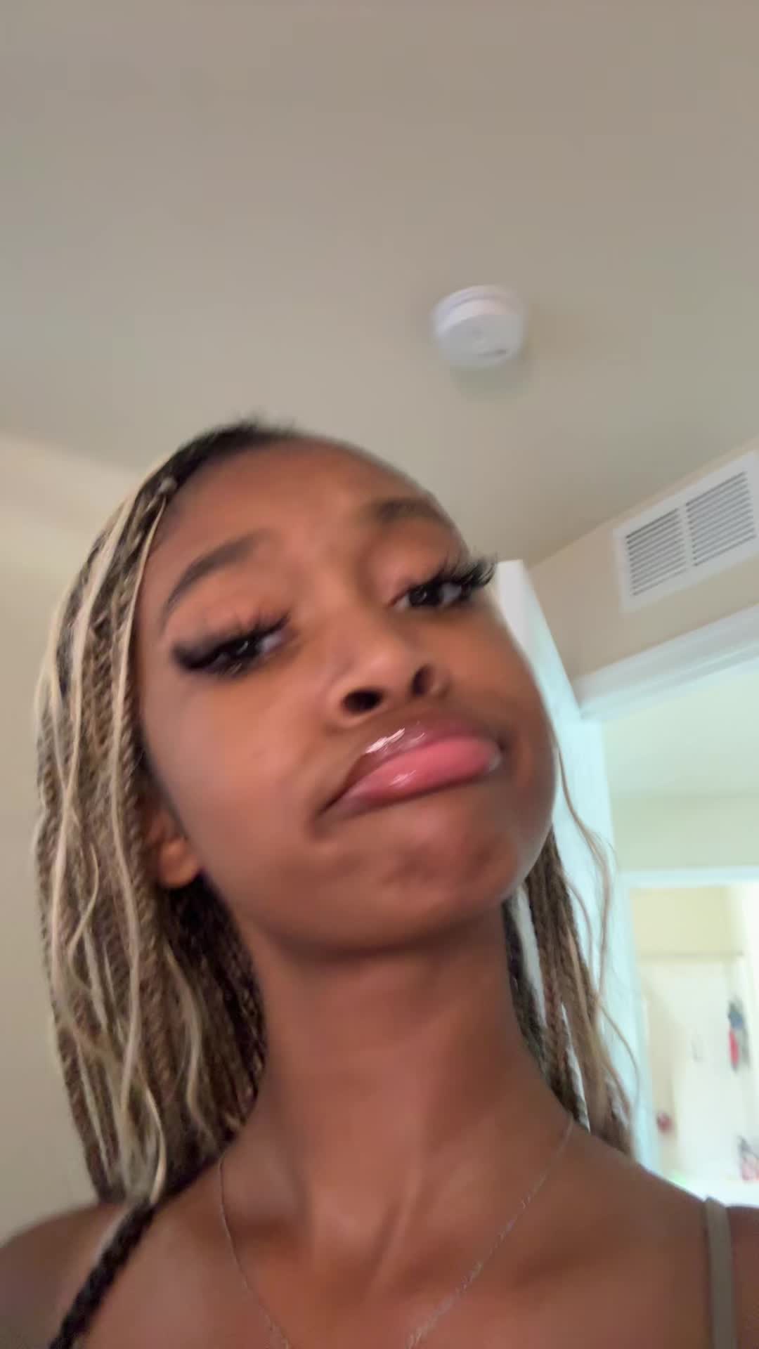 @notfnleya
