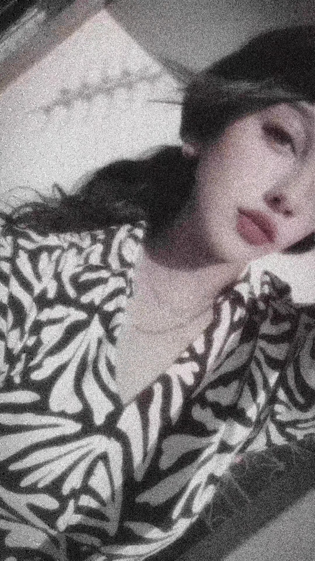 @🫠