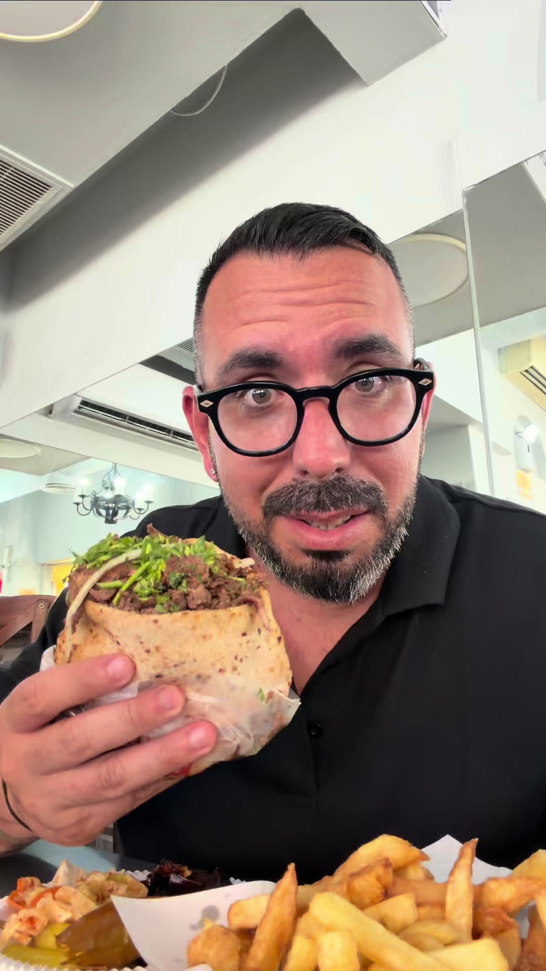 @צחי אוכל את ישראל 🇮🇱
