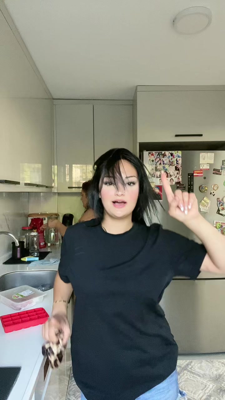 @Öyküsu😜