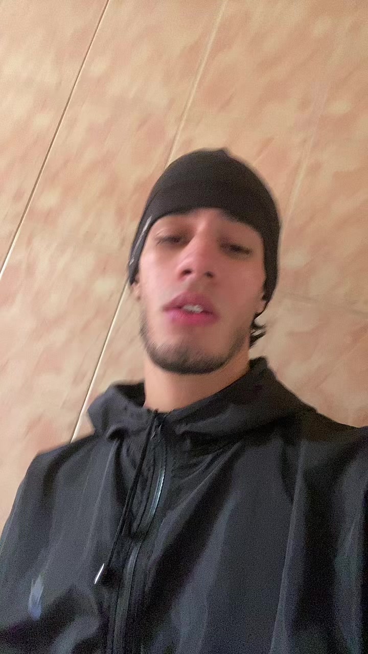 @&zwj; Brycezambrano
