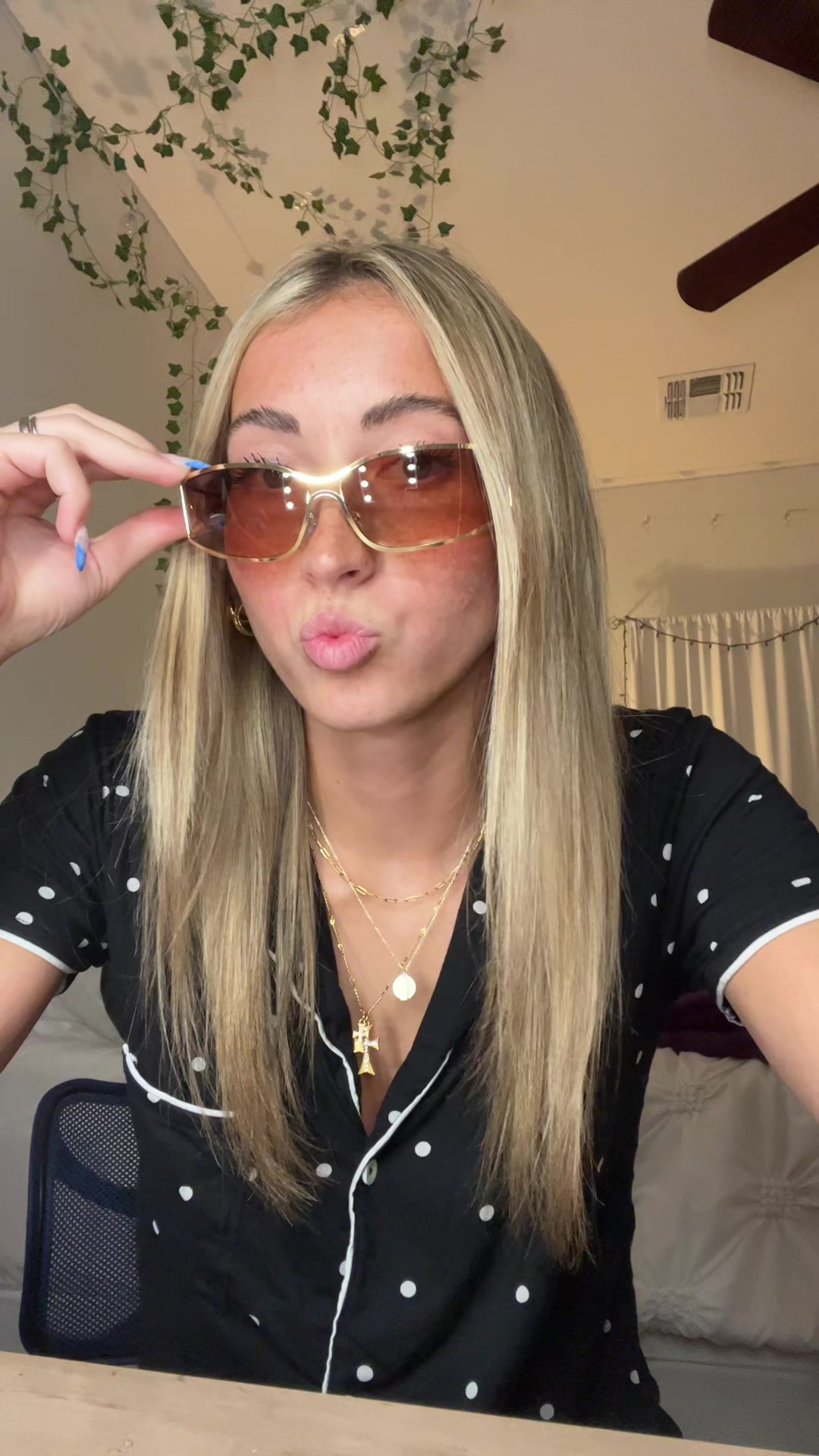 @Ella