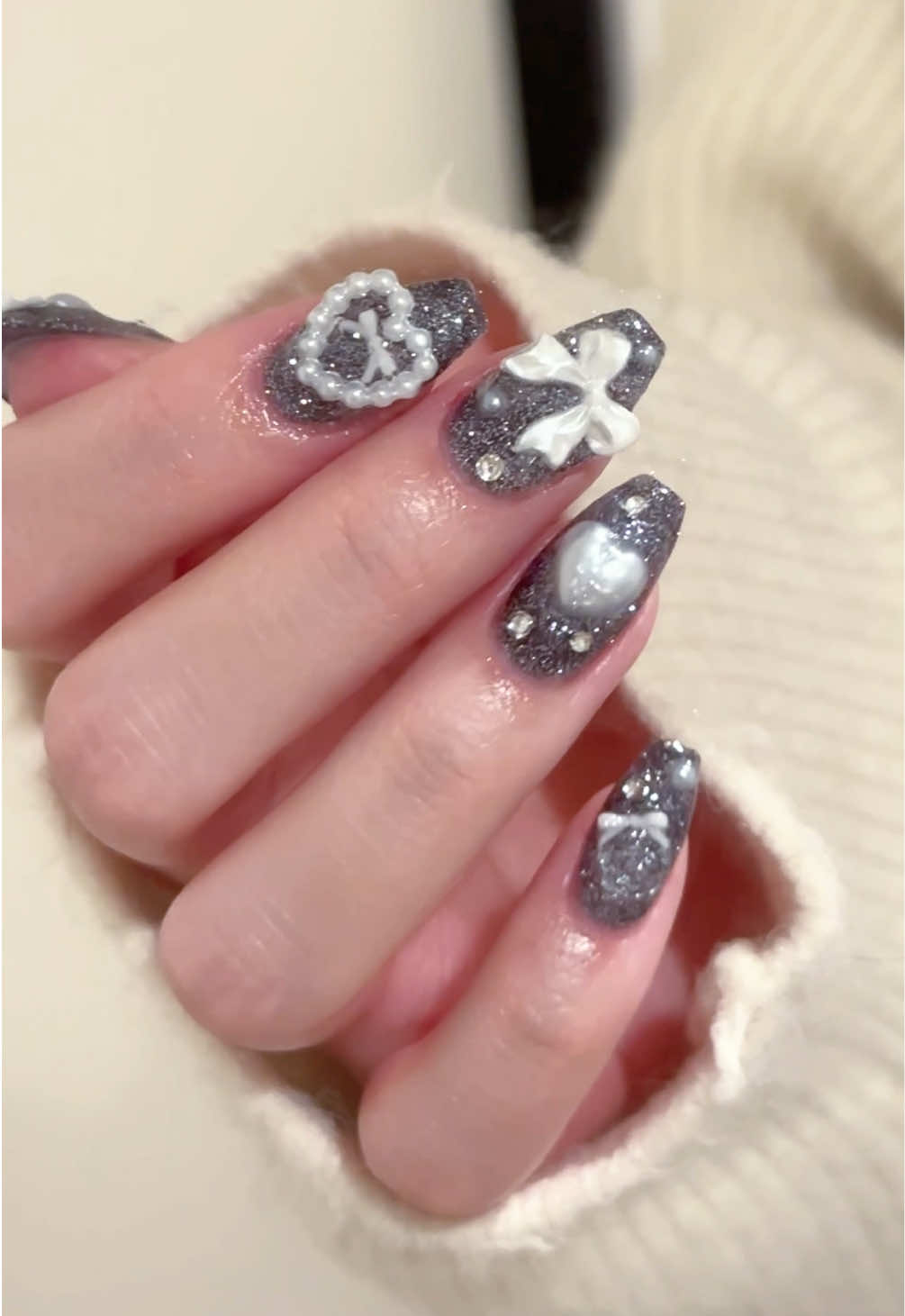 @よる