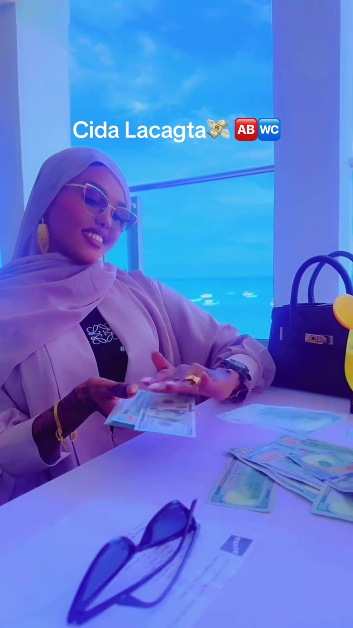 @Faatin Rooroow🎀🇸🇴
