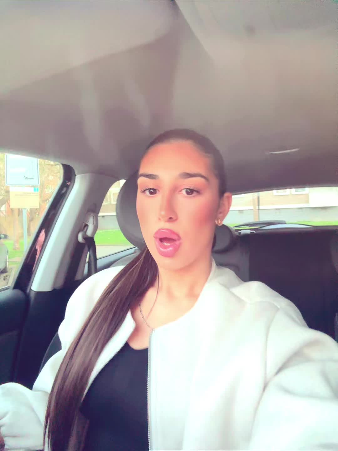 @𝑅𝑜𝑠𝑎 🇮🇹