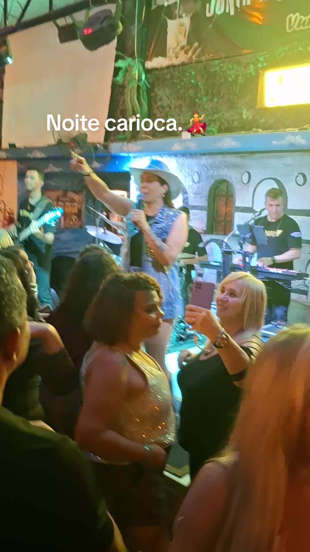 @Elena Cairo