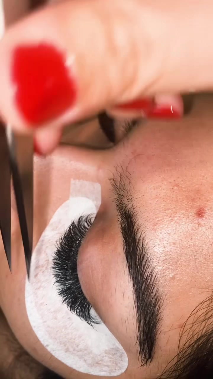 @TLClashes &bull; 208 lash artist💎