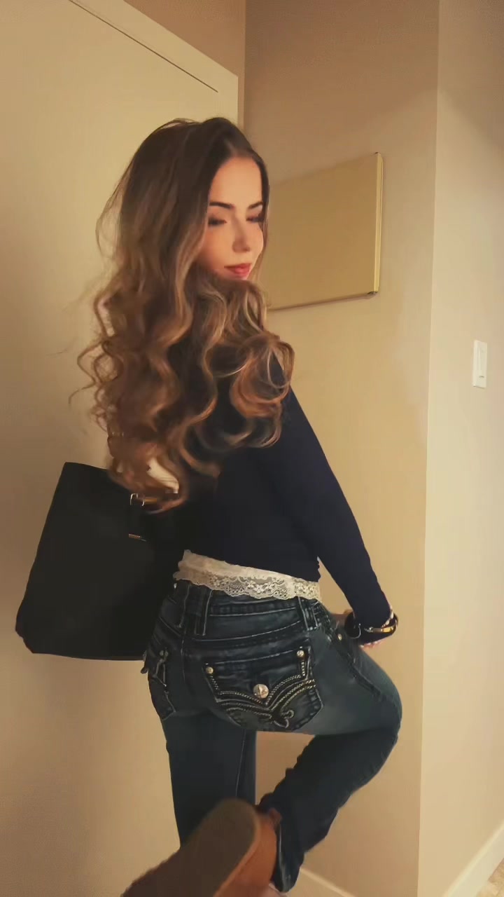 @𝒶𝓋𝒶