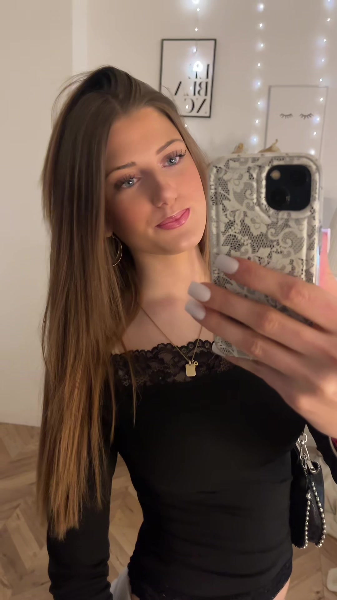 @𝐡𝐞𝐥𝐞𝐧𝐚