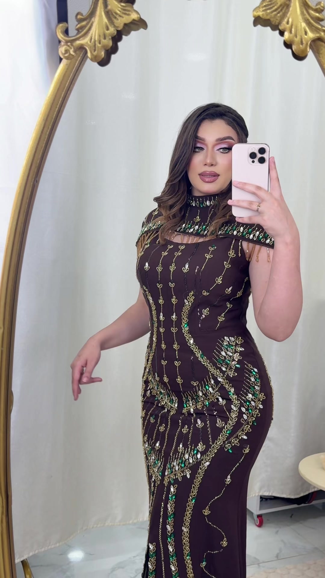 @Miss aniqa 24