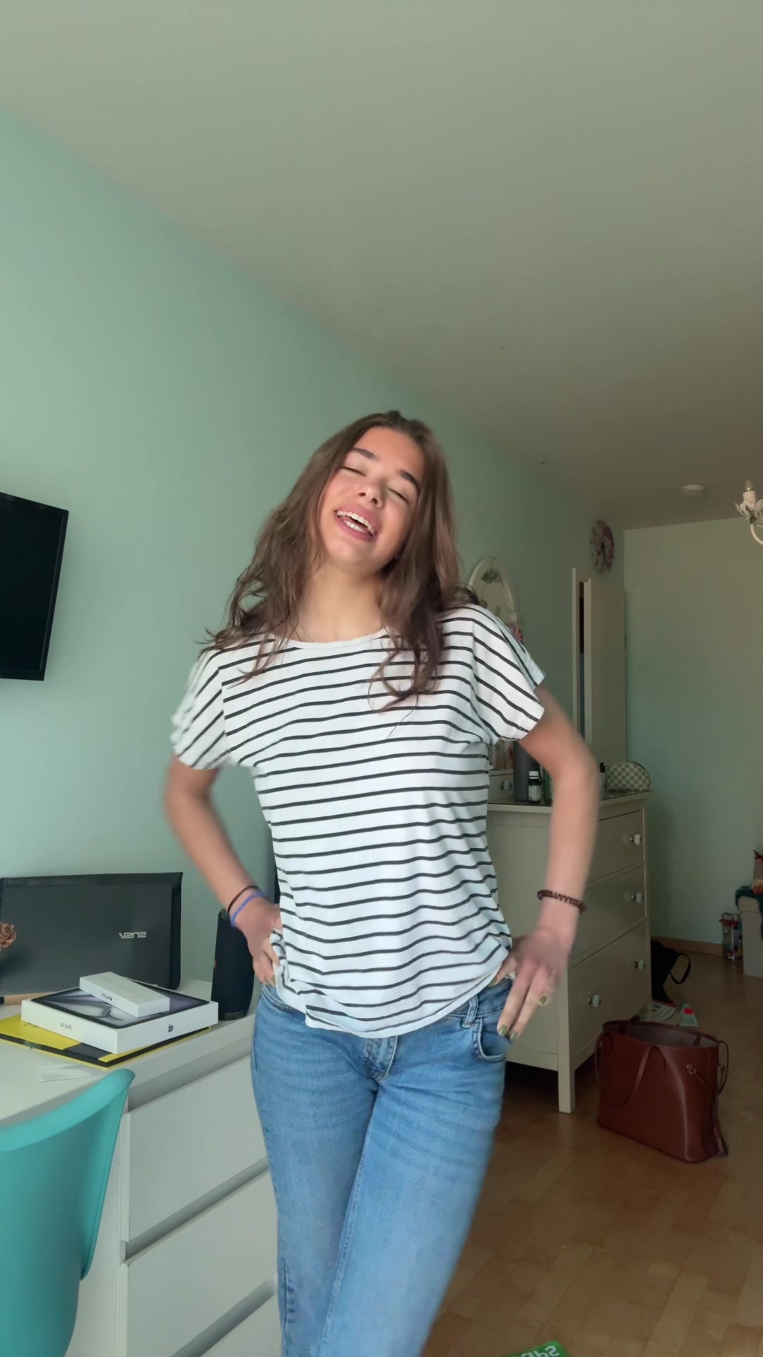 @Elisa