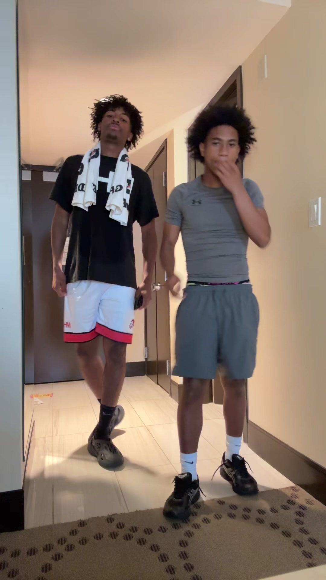 @🧟♂️